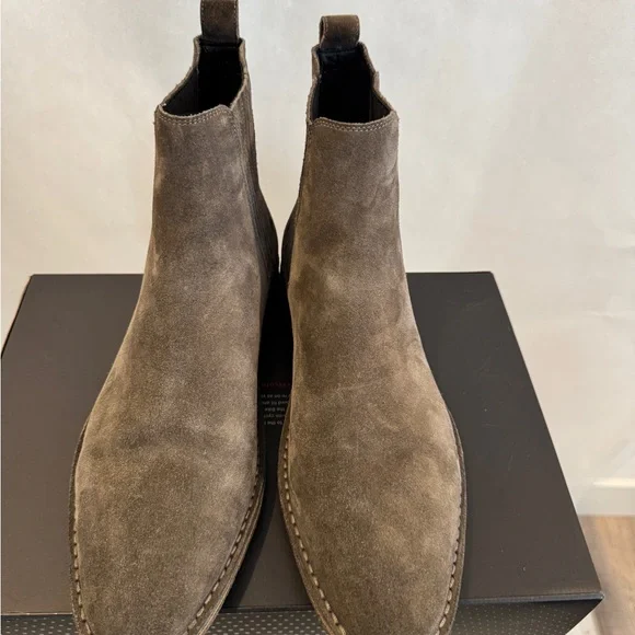 Saint Laurent Suede Chelsea Boots - Picture 4 of 15